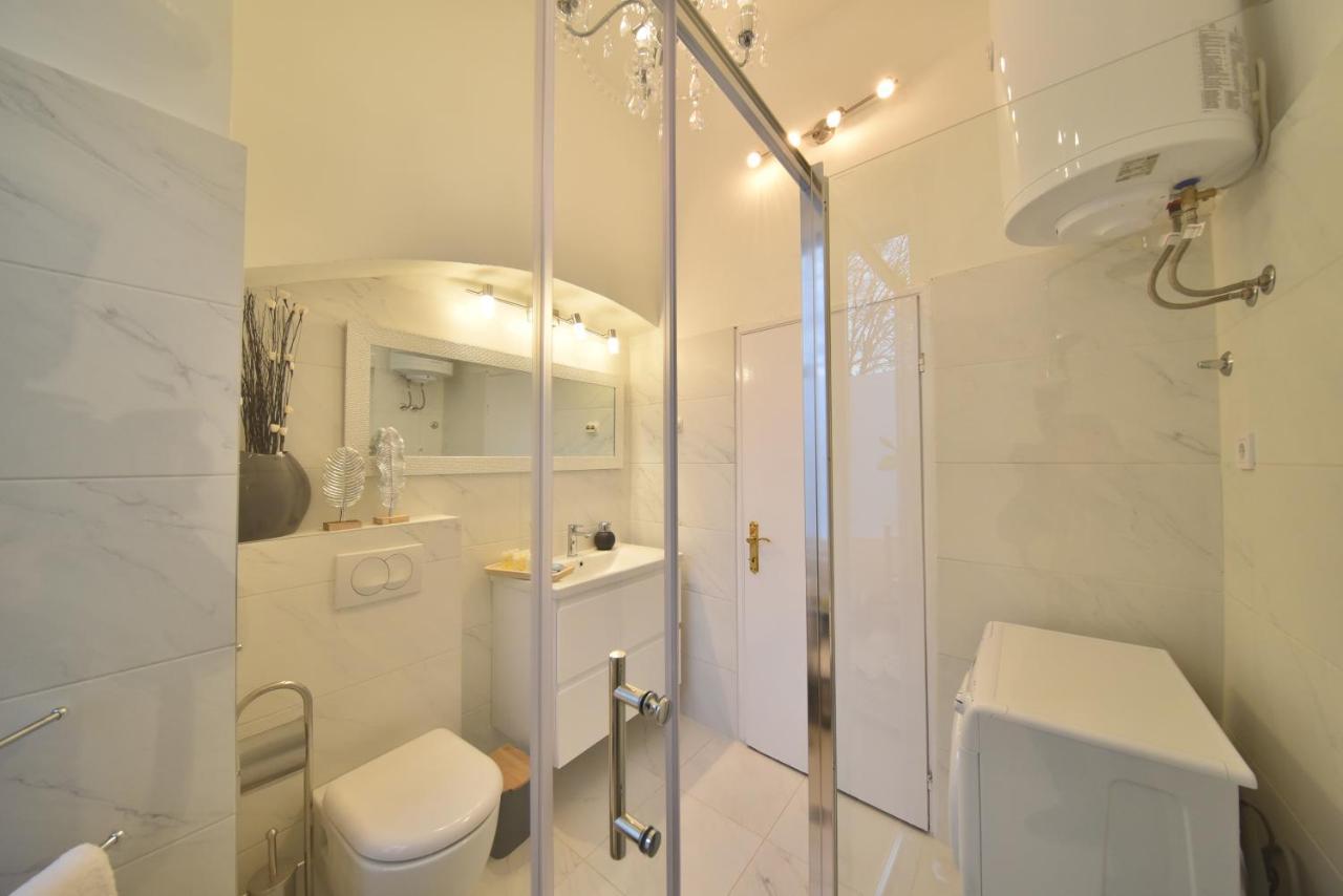Zadar Center Beach Apartment - Directly On The Sea Eksteriør bilde
