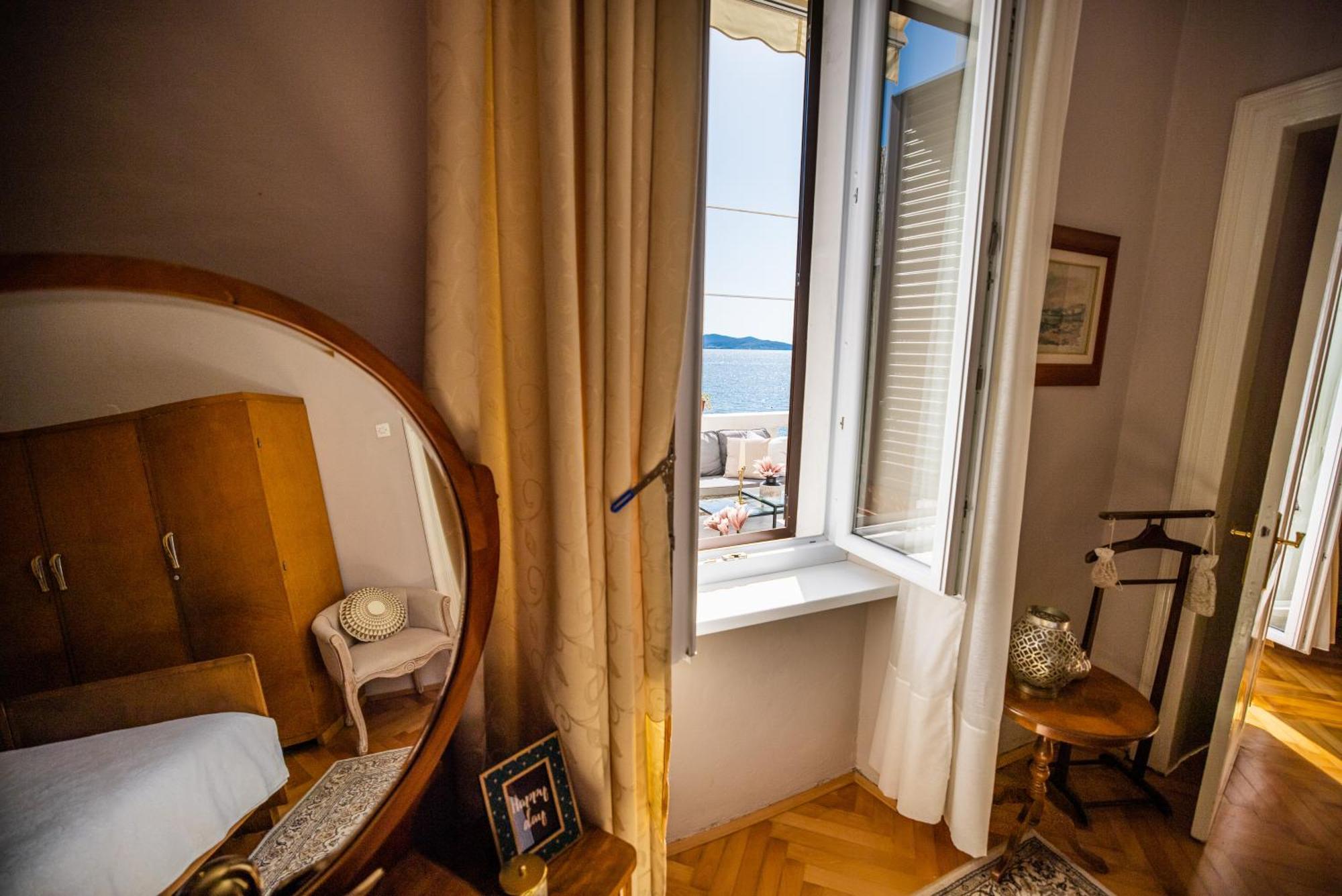 Zadar Center Beach Apartment - Directly On The Sea Eksteriør bilde